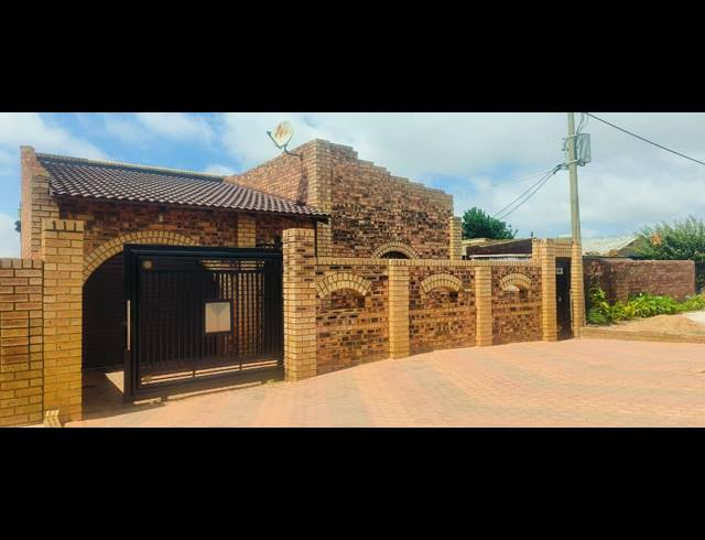 2 BEDROOM HOUSE FOR SALE IN TSHEPISONG